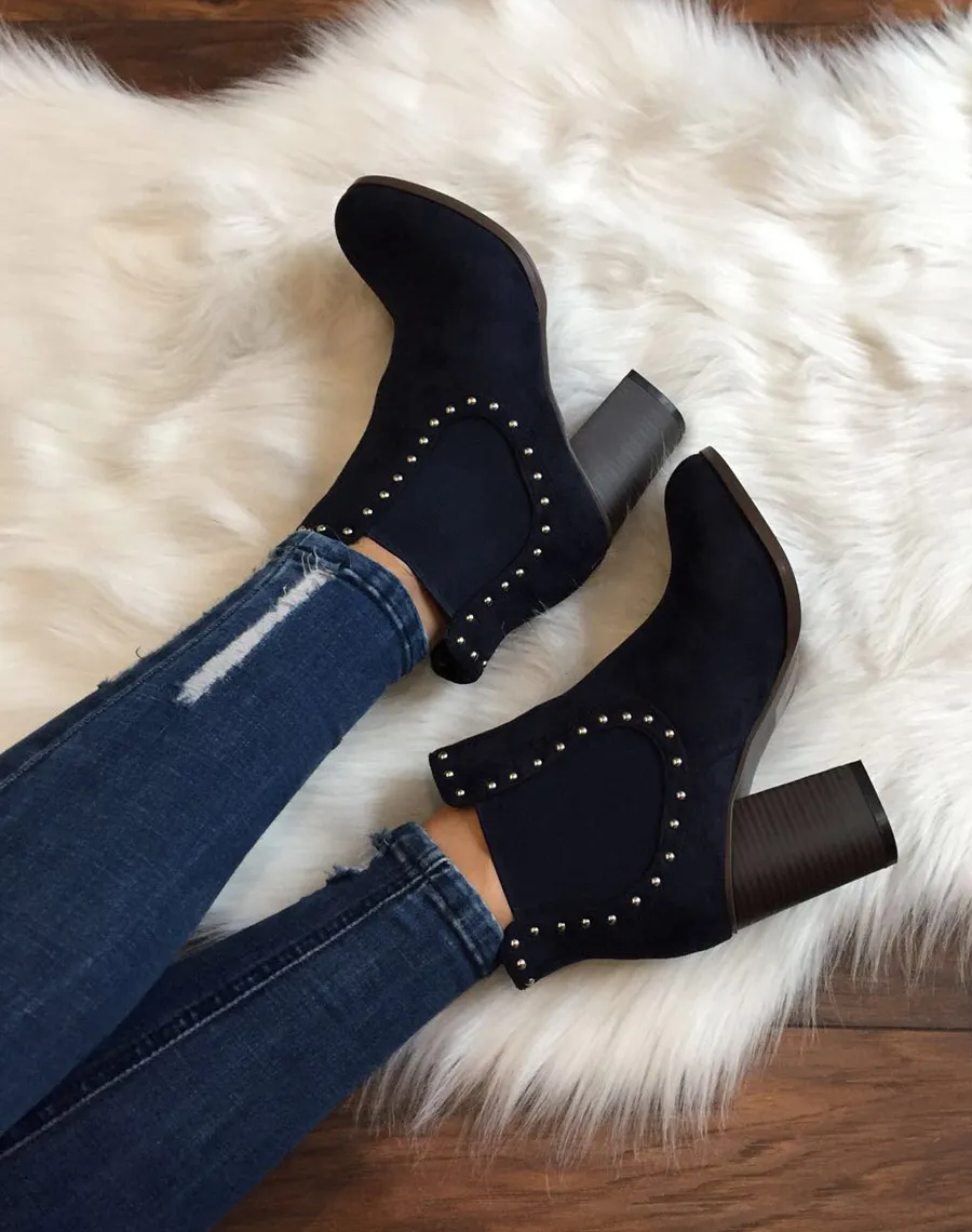 Chelsea boots bleus ornés de clous et à talons