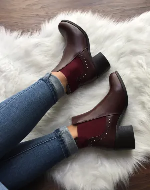 Chelsea boots bordeaux cloutés à petits talons