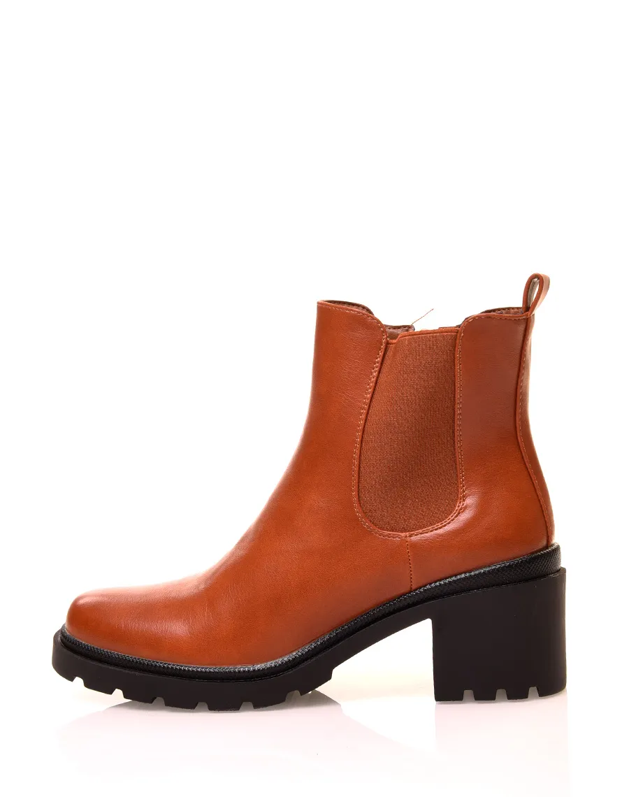 Chelsea boots camel à semelles crantées