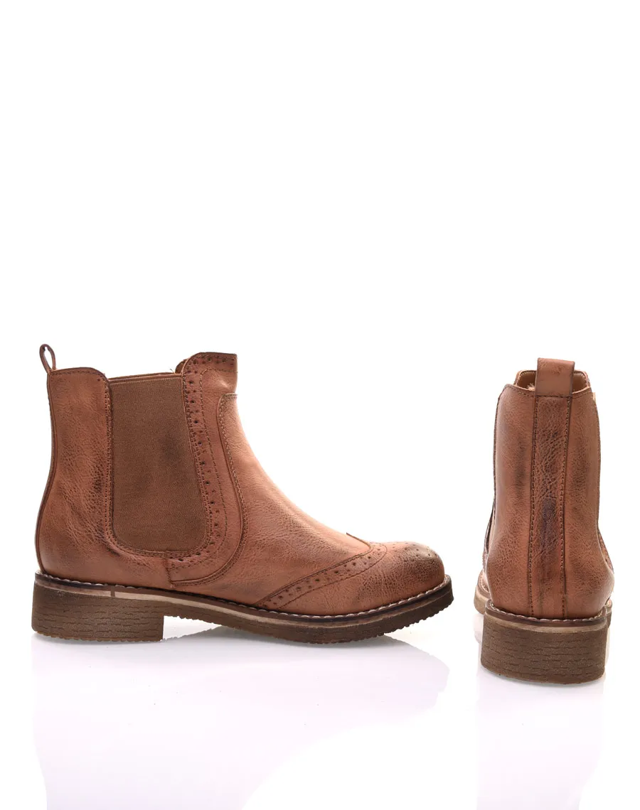 Chelsea boots camel