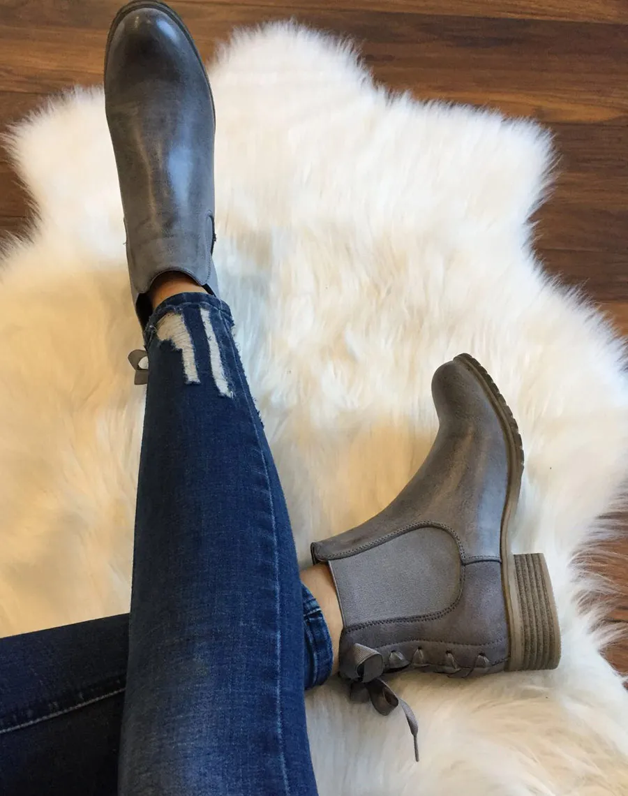 Chelsea Boots grises à nuds 