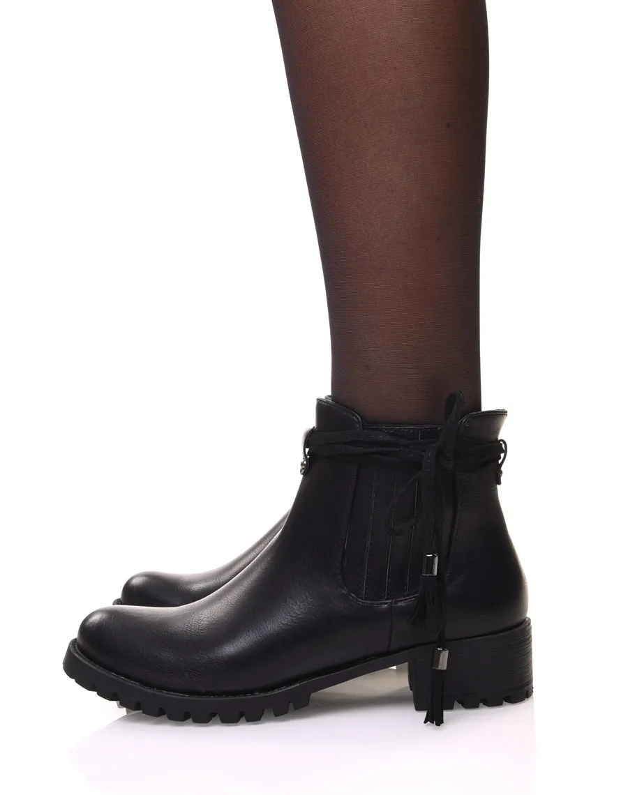 Chelsea boots noires à brides et pompons