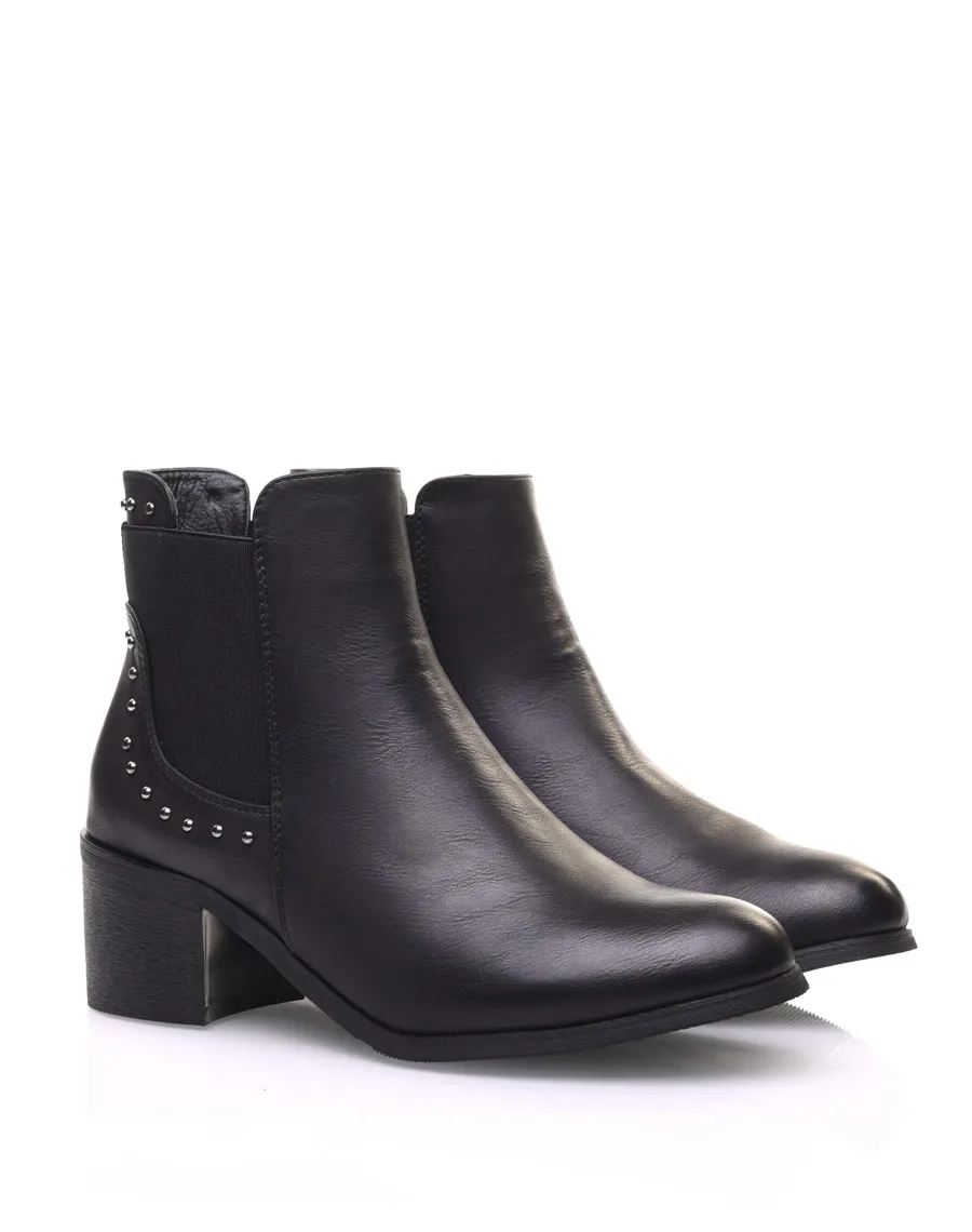 Chelsea boots noires cloutés à petits talons