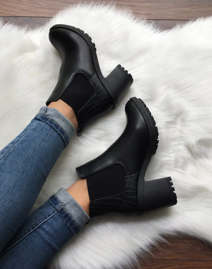 Chelsea boots noires à talon et effet croco