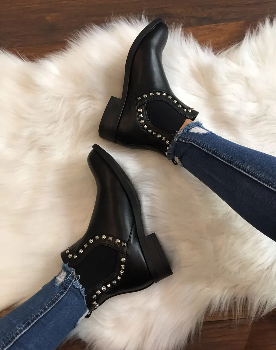 Chelsea boots noirs ornés de clous