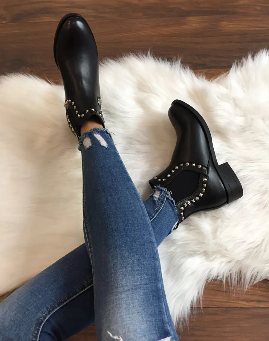 Chelsea boots noirs ornés de clous