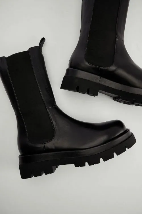 High chelsea boots black