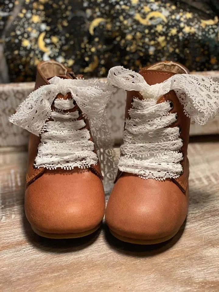 Luxe Nubuck Nutmeg Fauna Vintage Nyx Boots!   Extra pair of laces!