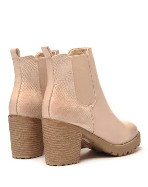 Magnifiques Chelsea boots beige effet patiné à l'avant