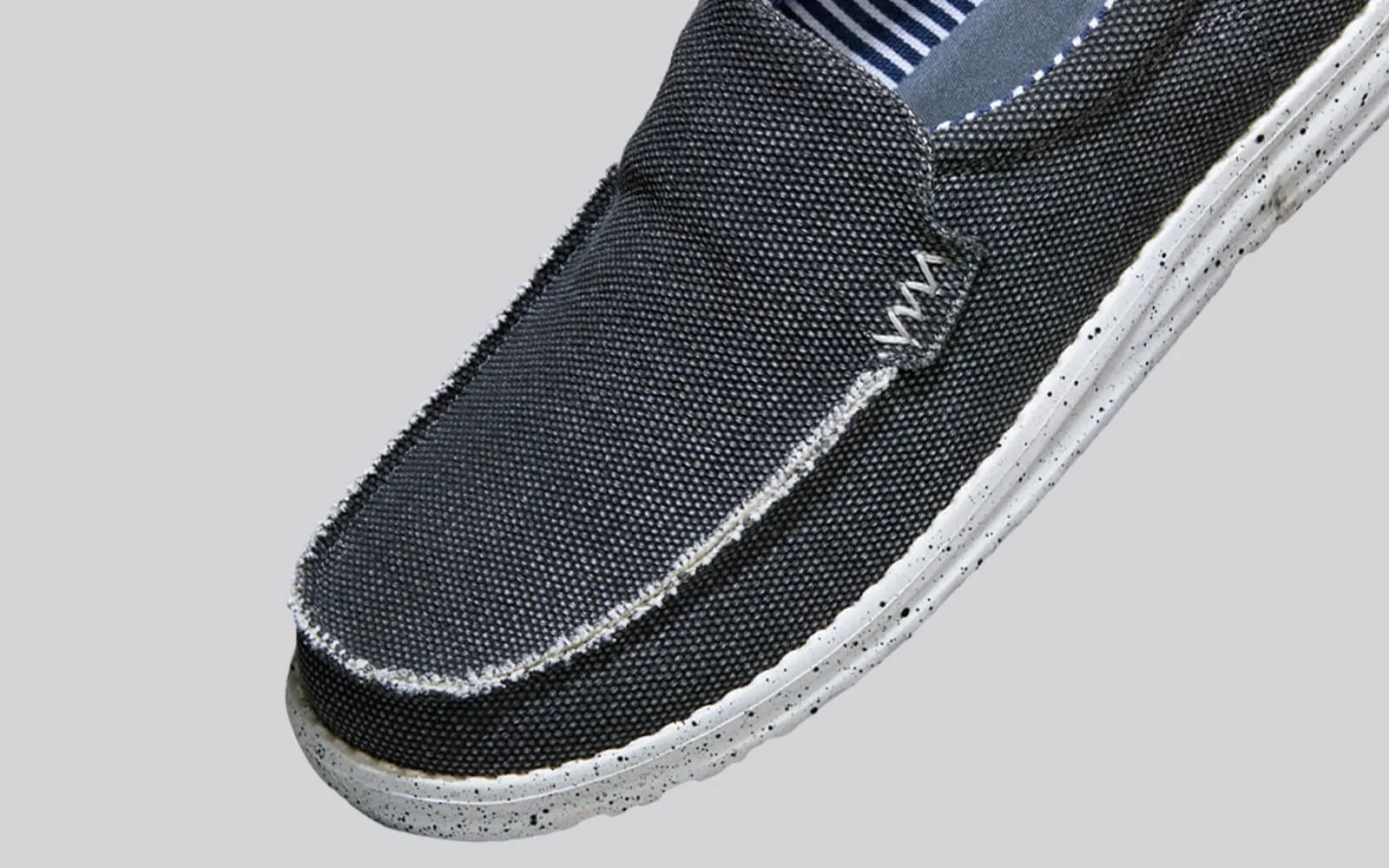 The Wanderers Slip Ons : Black