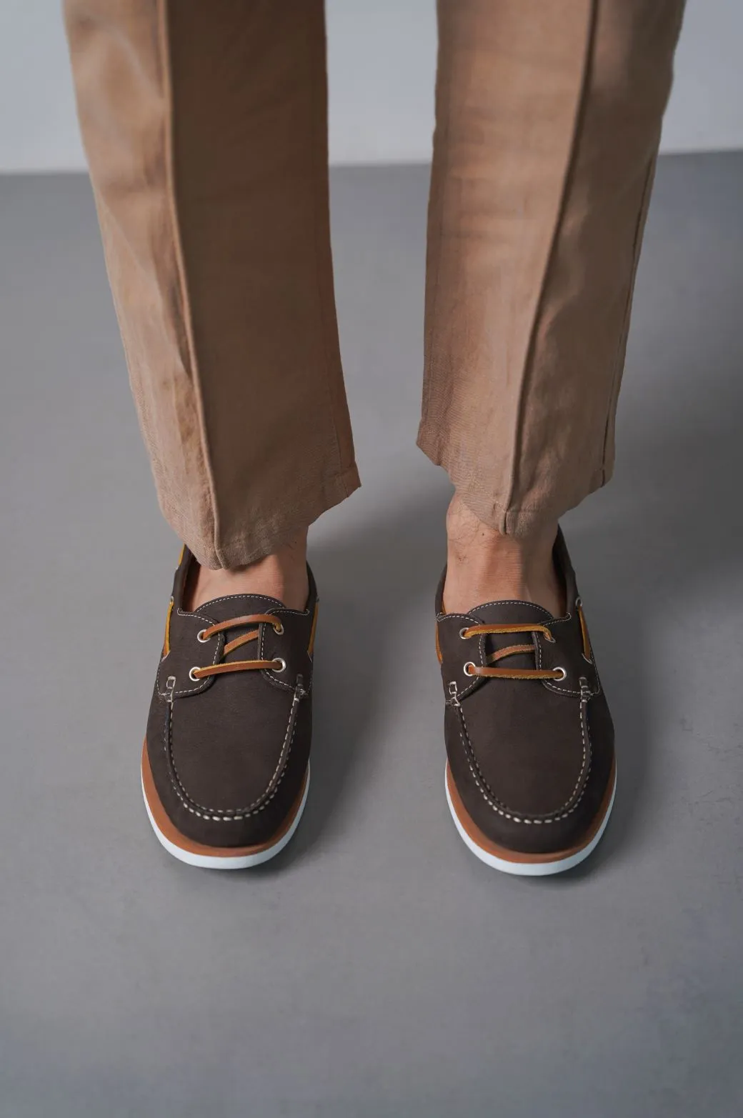 TUMBLED LEATHER BOAT SHOES